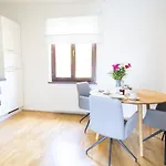 Rhein-lahn Living - Modernes Design - Kontaktloser Zugang - Zentrale Lage Nahe Rhein Und Martinsburg - Mit Kueche & Wohnzimmer