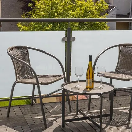 Rhein-lahn Living - Modernes Design - Kontaktloser Zugang - Zentrale Lage Nahe Rhein Und Martinsburg - Mit Kueche & Wohnzimmer Апартаменты *