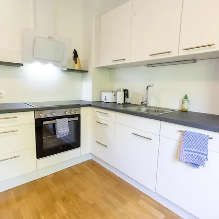 Rhein-lahn Living - Modernes Design - Kontaktloser Zugang - Zentrale Lage Nahe Rhein Und Martinsburg - Mit Kueche & Wohnzimmer Ланштайн