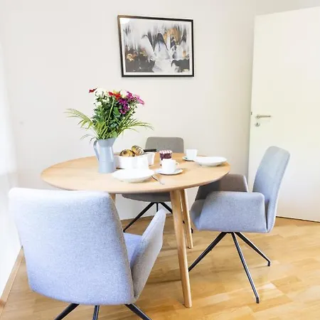 Rhein-lahn Living - Modernes Design - Kontaktloser Zugang - Zentrale Lage Nahe Rhein Und Martinsburg - Mit Kueche & Wohnzimmer Ланштайн
