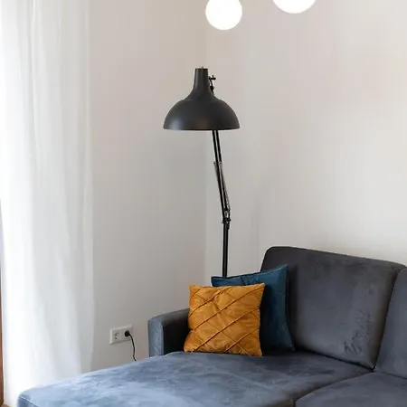 Rhein-lahn Living - Modernes Design - Kontaktloser Zugang - Zentrale Lage Nahe Rhein Und Martinsburg - Mit Kueche & Wohnzimmer Апартаменты *