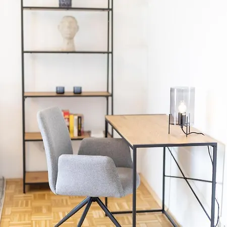 Rhein-lahn Living - Modernes Design - Kontaktloser Zugang - Zentrale Lage Nahe Rhein Und Martinsburg - Mit Kueche & Wohnzimmer * Ланштайн