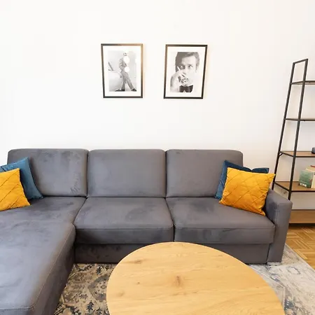 Rhein-lahn Living - Modernes Design - Kontaktloser Zugang - Zentrale Lage Nahe Rhein Und Martinsburg - Mit Kueche & Wohnzimmer *