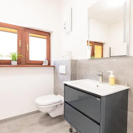 Rhein-lahn Living - Modernes Design - Kontaktloser Zugang - Zentrale Lage Nahe Rhein Und Martinsburg - Mit Küche&wohnzimmer * Lahnstein