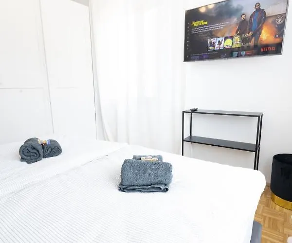 Rhein-lahn Living - Modernes Design - Kontaktloser Zugang - Zentrale Lage Nahe Rhein Und Martinsburg - Mit Kueche & Wohnzimmer 아파트