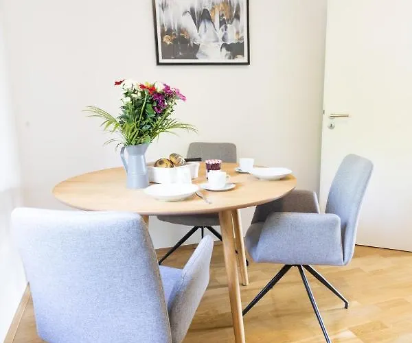 Rhein-lahn Living - Modernes Design - Kontaktloser Zugang - Zentrale Lage Nahe Rhein Und Martinsburg - Mit Kueche & Wohnzimmer Lahnstein