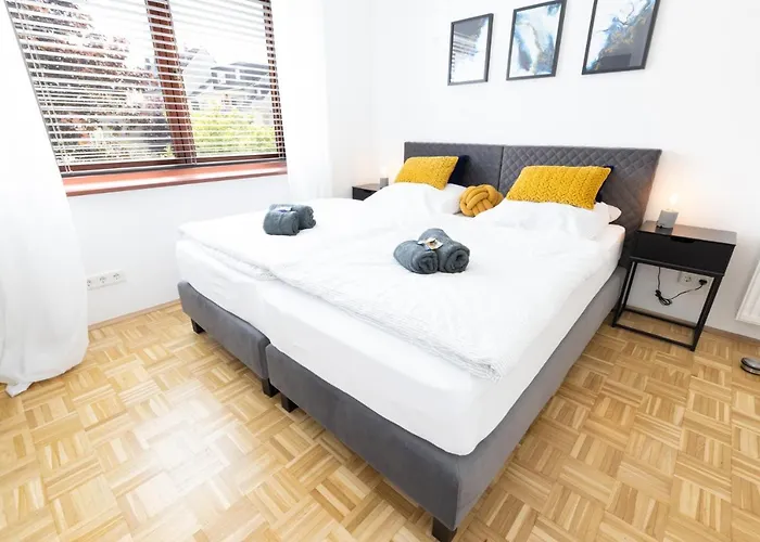 Rhein-lahn Living - Modernes Design - Kontaktloser Zugang - Zentrale Lage Nahe Rhein Und Martinsburg - Mit Kueche & Wohnzimmer