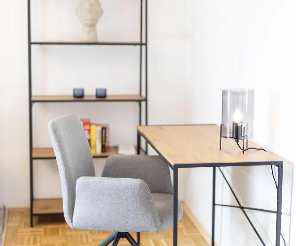 Rhein-lahn Living - Modernes Design - Kontaktloser Zugang - Zentrale Lage Nahe Rhein Und Martinsburg - Mit Kueche & Wohnzimmer * Lahnstein