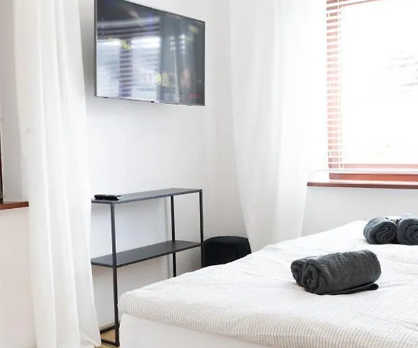 Rhein-lahn Living - Modernes Design - Kontaktloser Zugang - Zentrale Lage Nahe Rhein Und Martinsburg - Mit Kueche & Wohnzimmer 아파트