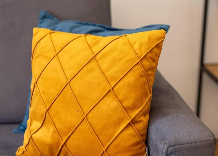 Rhein-lahn Living - Modernes Design - Kontaktloser Zugang - Zentrale Lage Nahe Rhein Und Martinsburg - Mit Kueche & Wohnzimmer 라한슈타인