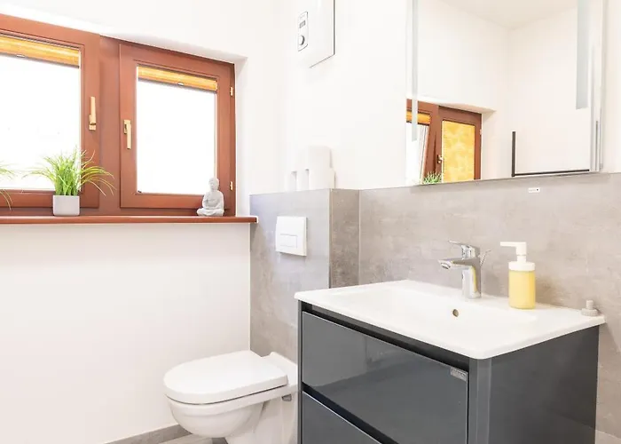 Rhein-lahn Living - Modernes Design - Kontaktloser Zugang - Zentrale Lage Nahe Rhein Und Martinsburg - Mit Kueche & Wohnzimmer * 라한슈타인