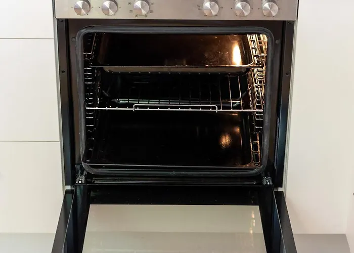 Rhein-lahn Living - Modernes Design - Kontaktloser Zugang - Zentrale Lage Nahe Rhein Und Martinsburg - Mit Kueche & Wohnzimmer 라한슈타인