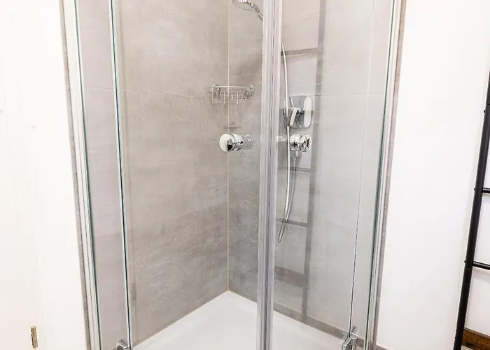 Rhein-lahn Living - Modernes Design - Kontaktloser Zugang - Zentrale Lage Nahe Rhein Und Martinsburg - Mit Kueche & Wohnzimmer 아파트 *